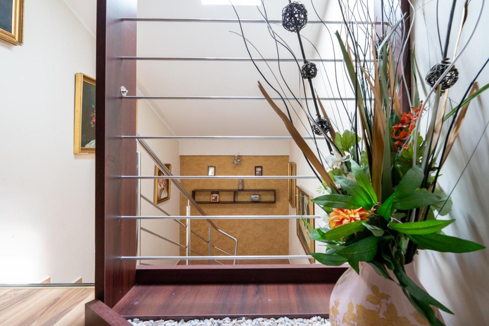 Farawayhomes Aparthotel Near Vienna Airport - Anytime Self Check-In Bruck an der Leitha Luaran gambar